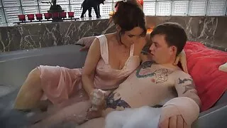 Asiatic face un poze gagici goale tip să se trezească prin sex.