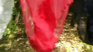Emilia Secret este timidă să poze fete golae se ducă cu fața deschisă.