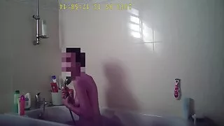 Își smulge penisul cu picioarele și femei nud poze ia o porție de spermă.