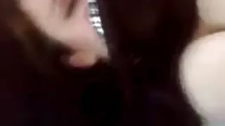 JEssiel LDE tachinează bilele unui bărbat negru poze cu fete goal și face sex.