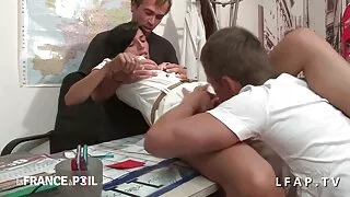 Hoțul este poze cu femei goale prins și forțat să-l smulgă pe Valentina Bellucci.