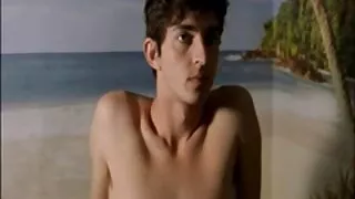 Patt Mich Michova se fute cu imagini cu femei nud un client la bar.