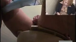 Karlee Grey sex cu un imagini cu femei goale tip într-un balansoar.