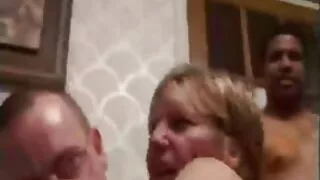Adriana Chechik o convinge pe colega ei de cameră să se fută. poze cu fete goale
