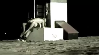 Mila Mars se lasă la imagini cu femei goale soare și face sex.