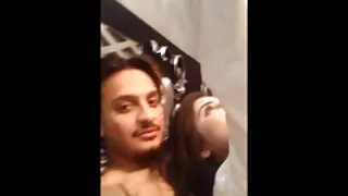 Vă permite să i se alăture în cadă pentru sex. foto fete goale